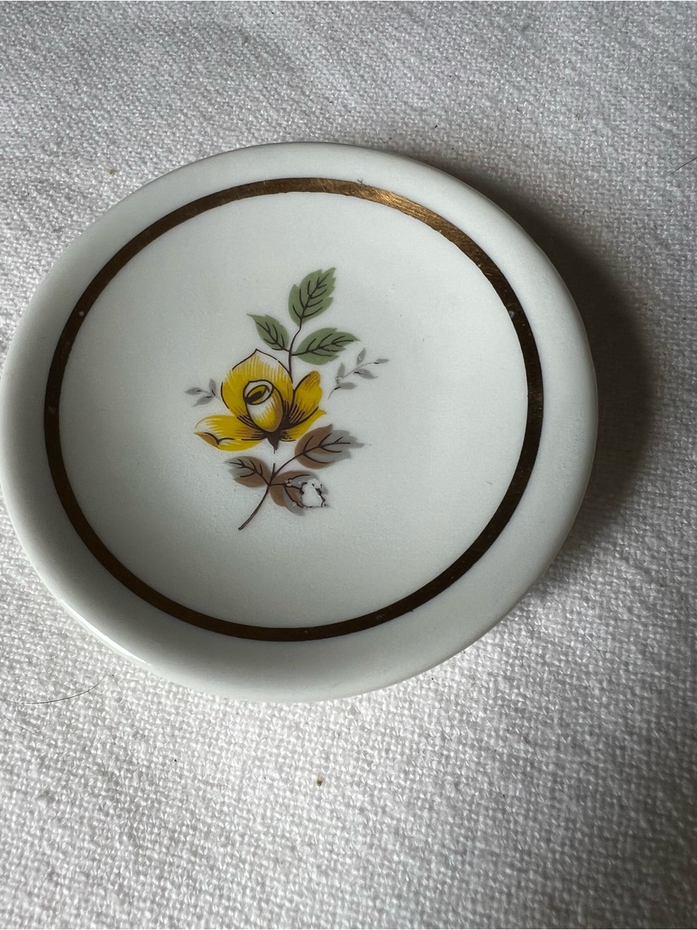 Vintage porcelain"Nolan" Pattern, Yellow Floral & Gold Trim
Blue box